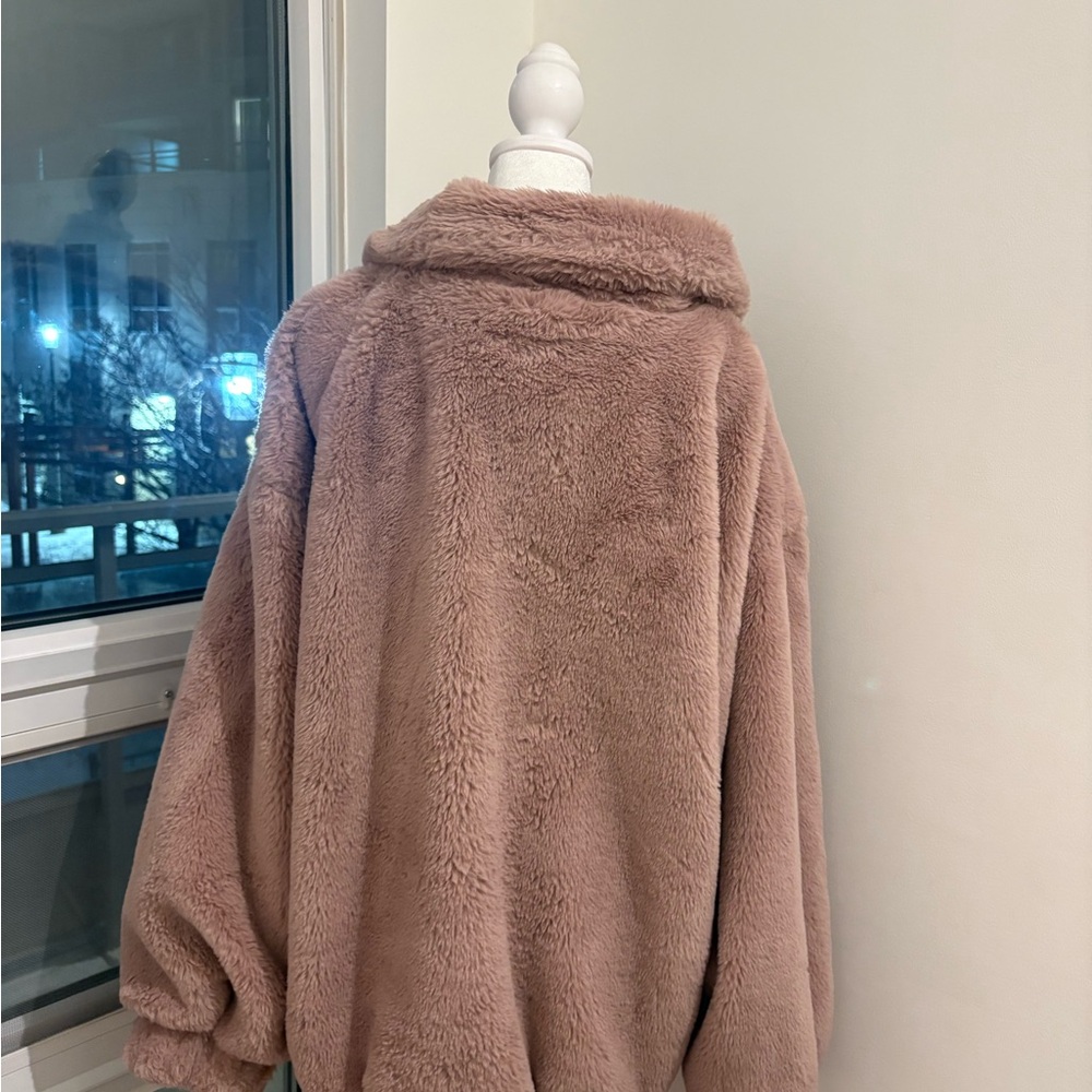 PrettyLittleThing Plush Teddy Jacket in Blush - Picture 4 of 6